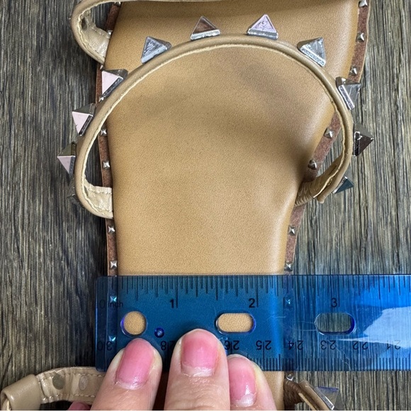 Steve Madden Womens Travel Rock Stud Sandals No Size Tan Gladiator Flats READ - Picture 11 of 12